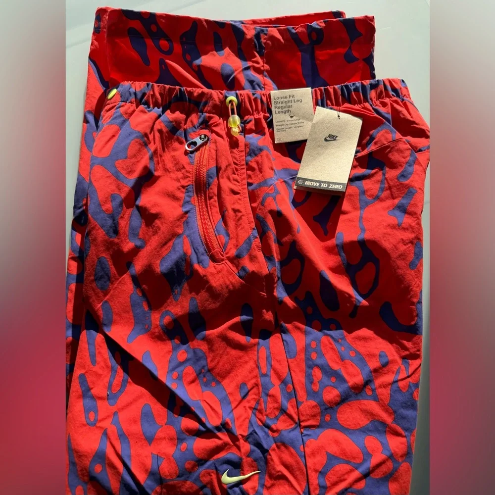 Nike bold patterned